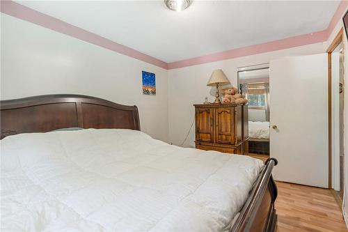 34 Rita Avenue, Hamilton, ON - Indoor Photo Showing Bedroom