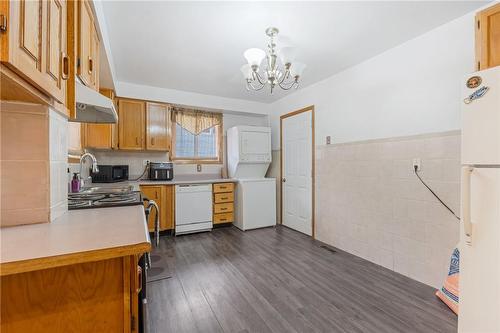 34 Rita Avenue, Hamilton, ON - Indoor Photo Showing Kitchen