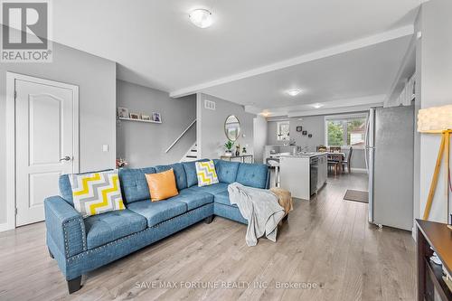 55 Denistoun Street, Welland, ON - Indoor Photo Showing Living Room