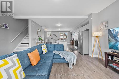 55 Denistoun Street, Welland, ON - Indoor Photo Showing Living Room