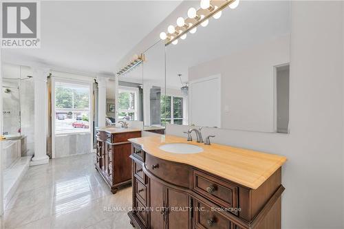 16 Freeland Court, Hamilton (Westdale), ON - Indoor Photo Showing Bathroom