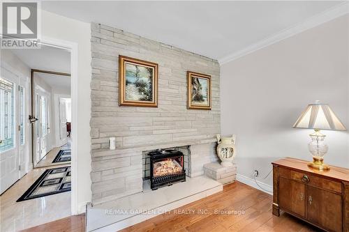 16 Freeland Court, Hamilton (Westdale), ON - Indoor With Fireplace