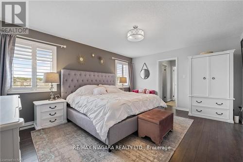 8849 Dogwood Crescent, Niagara Falls, ON - Indoor Photo Showing Bedroom