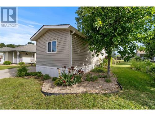 601 Beatty Avenue Nw Unit# 5, Salmon Arm, BC - Outdoor