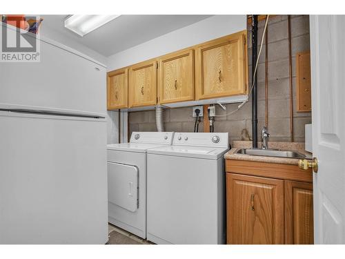 2125 Burtch Road Unit# 103, Kelowna, BC - Indoor Photo Showing Laundry Room