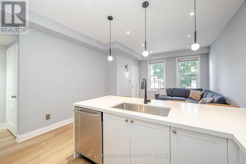 74-B Coxwell Avenue, Toronto (Greenwood-Coxwell), ON - Indoor Photo Showing Kitchen