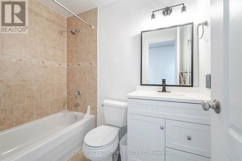 74-B Coxwell Avenue, Toronto (Greenwood-Coxwell), ON - Indoor Photo Showing Bathroom