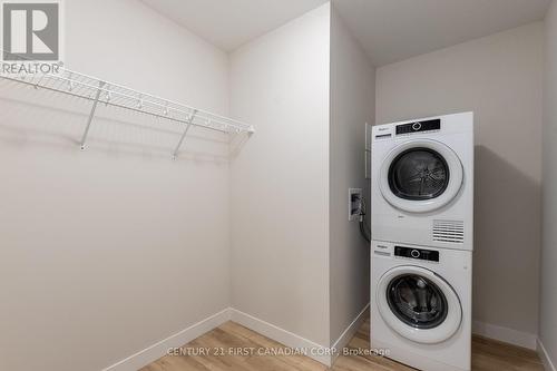 415 - 100 The Promenade, Central Elgin (Port Stanley), ON - Indoor Photo Showing Laundry Room