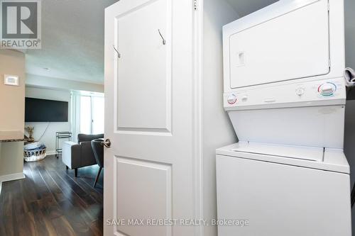 1116 - 35 Bales Avenue, Toronto (Willowdale East), ON - Indoor Photo Showing Laundry Room