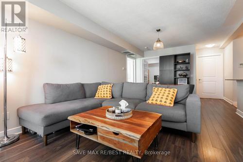 1116 - 35 Bales Avenue, Toronto (Willowdale East), ON - Indoor Photo Showing Living Room