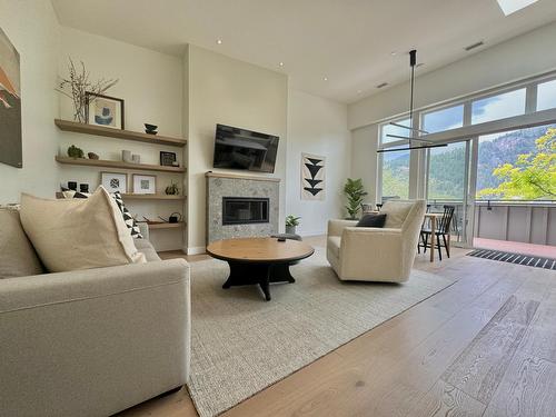 12 - 266 Baker Street, Nelson, BC - Indoor Photo Showing Living Room With Fireplace