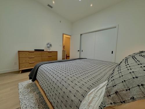 12 - 266 Baker Street, Nelson, BC - Indoor Photo Showing Bedroom