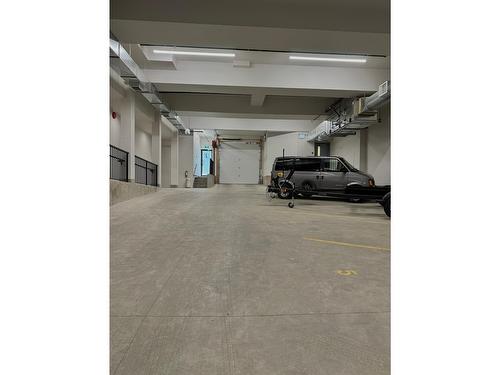 12 - 266 Baker Street, Nelson, BC - Indoor Photo Showing Garage