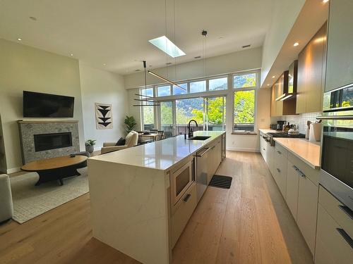 12 - 266 Baker Street, Nelson, BC - Indoor Photo Showing Kitchen With Upgraded Kitchen