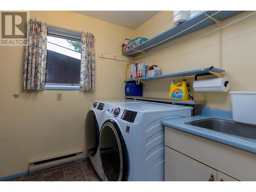 3823 Westview Drive, Terrace, BC - Indoor Photo Showing Laundry Room