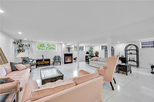 16 Freeland Court, Hamilton, ON - Indoor Photo Showing Living Room With Fireplace