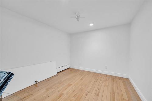 16 Freeland Court, Hamilton, ON - Indoor Photo Showing Other Room