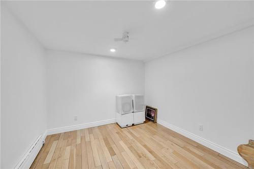 16 Freeland Court, Hamilton, ON - Indoor Photo Showing Other Room