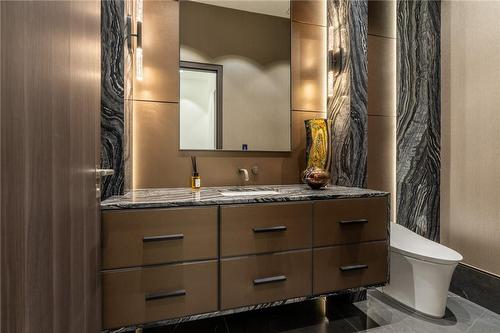 865 Glenwood Avenue, Burlington, ON - Indoor Photo Showing Bathroom