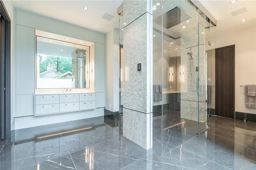 865 Glenwood Avenue, Burlington, ON - Indoor Photo Showing Bathroom