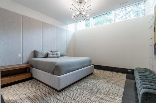 865 Glenwood Avenue, Burlington, ON - Indoor Photo Showing Bedroom