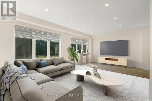 7704 Tupelo Crescent, Niagara Falls, ON - Indoor Photo Showing Living Room