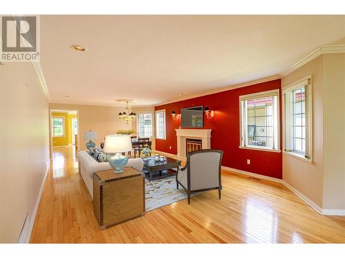 801 Comox Street Unit# 117, Penticton, BC - Indoor Photo Showing Living Room With Fireplace