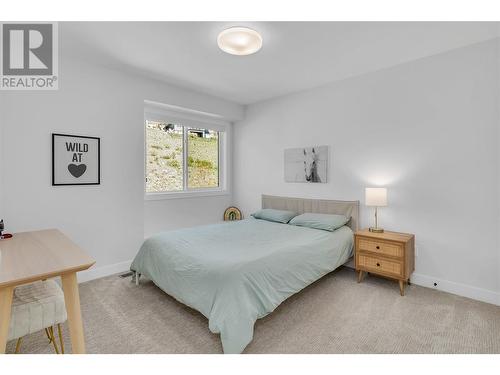 99 Forest Edge Place, Kelowna, BC - Indoor Photo Showing Bedroom