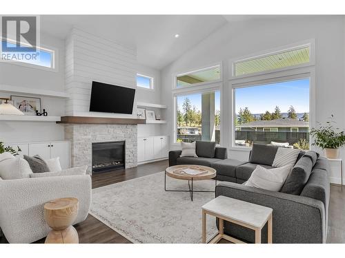 99 Forest Edge Place, Kelowna, BC - Indoor Photo Showing Living Room With Fireplace