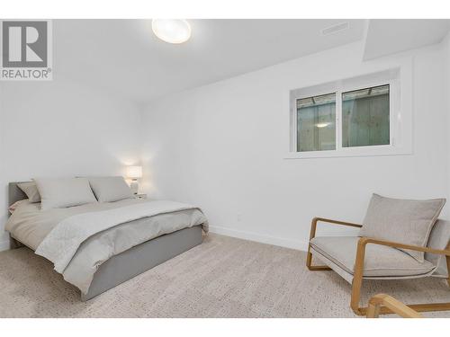 99 Forest Edge Place, Kelowna, BC - Indoor Photo Showing Bedroom