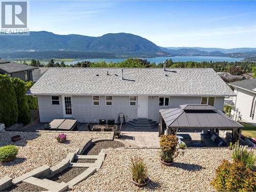 2250 3 Avenue Se, Salmon Arm, BC - Outdoor