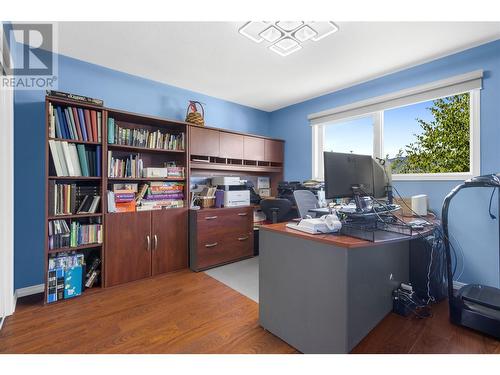 2250 3 Avenue Se, Salmon Arm, BC - Indoor Photo Showing Office