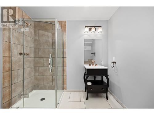 1503 Tanemura Crescent, Kelowna, BC - Indoor Photo Showing Bathroom