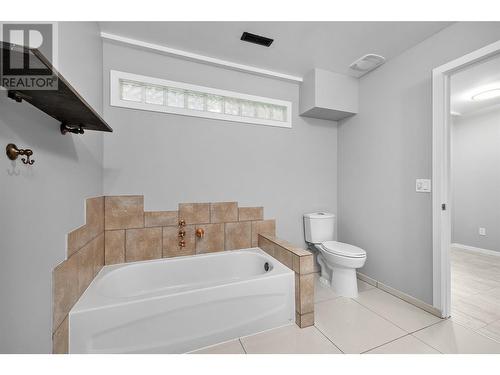 1503 Tanemura Crescent, Kelowna, BC - Indoor Photo Showing Bathroom