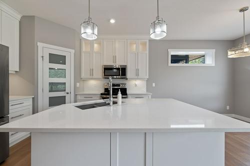 28-1791 10 Street, Salmon Arm, BC - Indoor Photo Showing Kitchen With Upgraded Kitchen