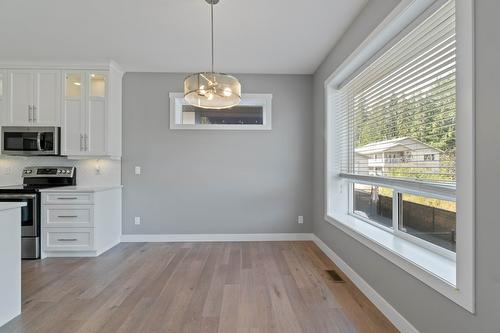 28-1791 10 Street, Salmon Arm, BC - Indoor Photo Showing Kitchen