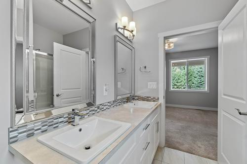 28-1791 10 Street, Salmon Arm, BC - Indoor Photo Showing Bathroom