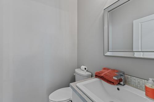 28-1791 10 Street, Salmon Arm, BC - Indoor Photo Showing Bathroom