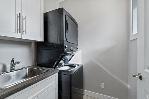 28-1791 10 Street, Salmon Arm, BC - Indoor Photo Showing Laundry Room