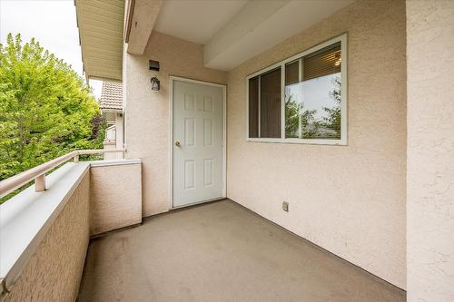 315-2288 Benvoulin Road, Kelowna, BC - Outdoor With Exterior