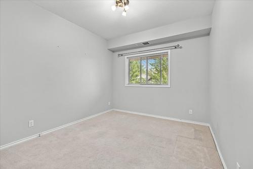 315-2288 Benvoulin Road, Kelowna, BC - Indoor Photo Showing Other Room