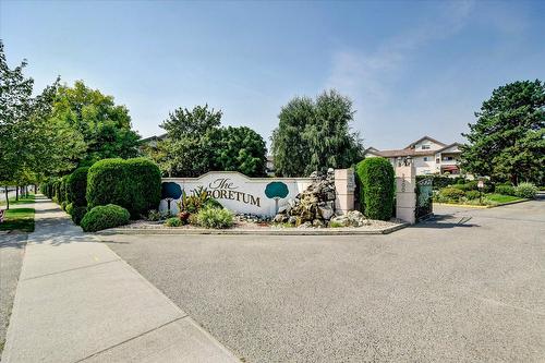 315-2288 Benvoulin Road, Kelowna, BC - Outdoor