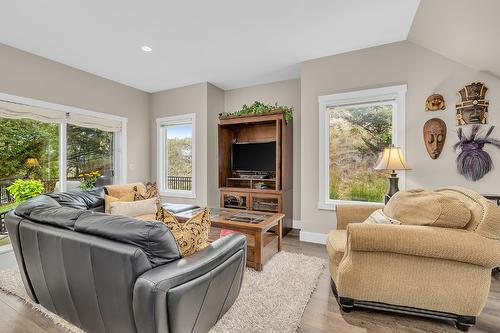 8-1170 Brant Avenue, Kelowna, BC - Indoor Photo Showing Living Room