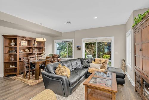 8-1170 Brant Avenue, Kelowna, BC - Indoor Photo Showing Living Room