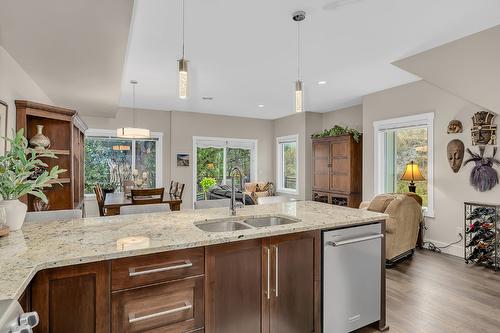 8-1170 Brant Avenue, Kelowna, BC - Indoor Photo Showing Kitchen With Double Sink