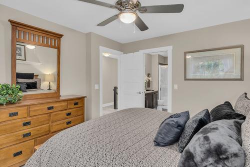 8-1170 Brant Avenue, Kelowna, BC - Indoor Photo Showing Bedroom