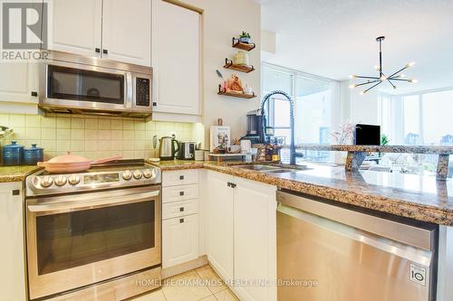 2202 - 220 Burnhamthorpe Road, Mississauga (City Centre), ON - Indoor Photo Showing Kitchen With Stainless Steel Kitchen With Double Sink With Upgraded Kitchen