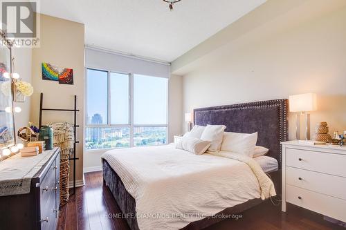 2202 - 220 Burnhamthorpe Road, Mississauga (City Centre), ON - Indoor Photo Showing Bedroom