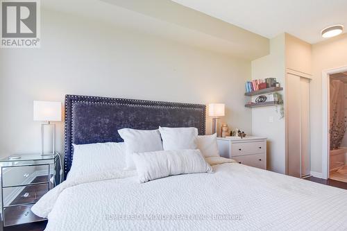 2202 - 220 Burnhamthorpe Road, Mississauga (City Centre), ON - Indoor Photo Showing Bedroom