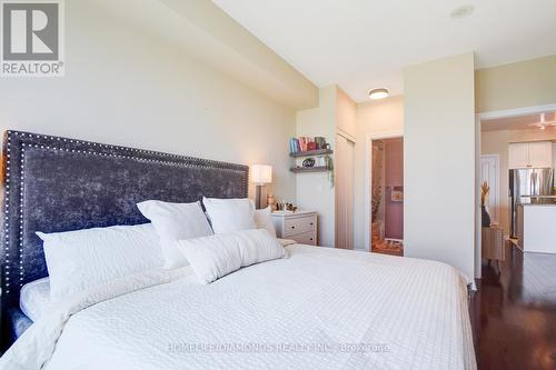 2202 - 220 Burnhamthorpe Road, Mississauga (City Centre), ON - Indoor Photo Showing Bedroom